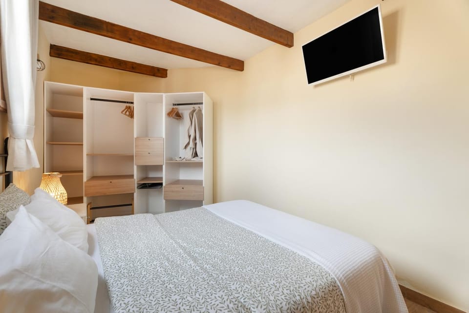Property building, Living room, Bedroom