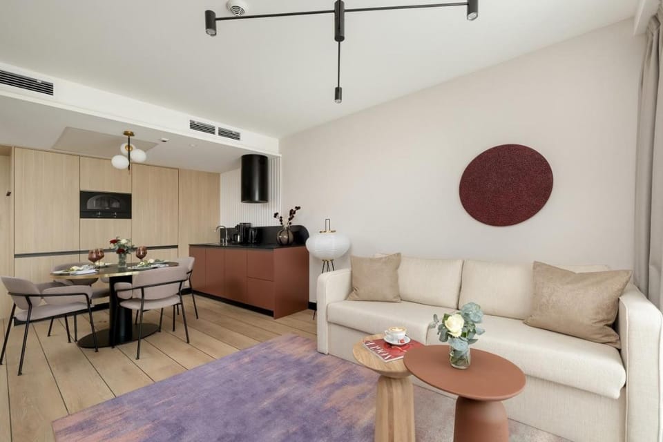 Coffee/tea facilities, Kitchen or kitchenette, Living room