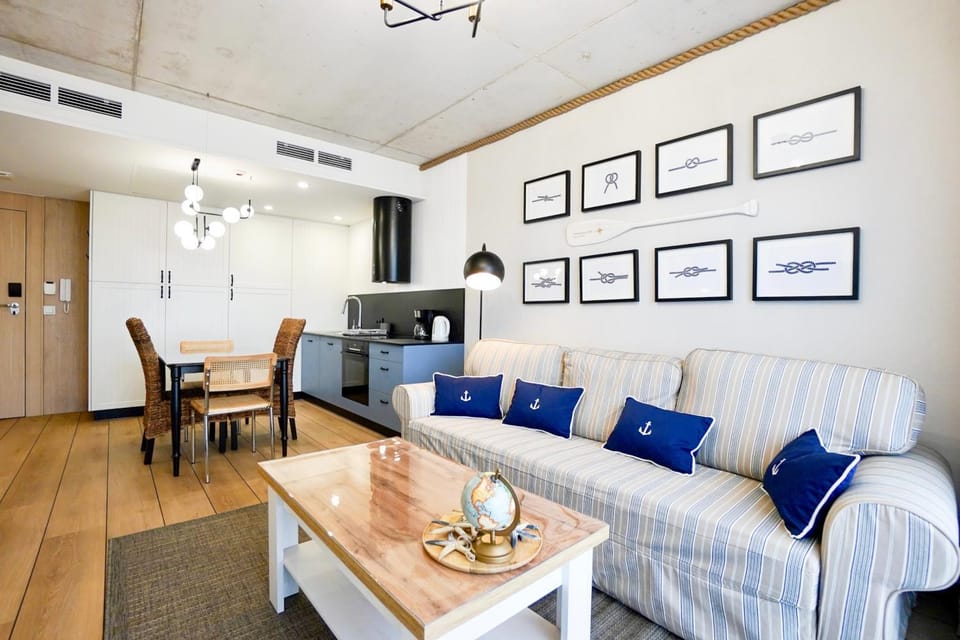 Kitchen or kitchenette, Living room, Seating area