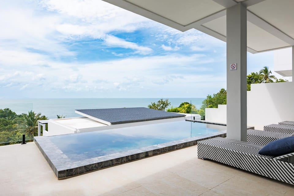 Patio, Day, View (from property/room), Balcony/Terrace, Pool view, Sea view, Swimming pool, sunbed