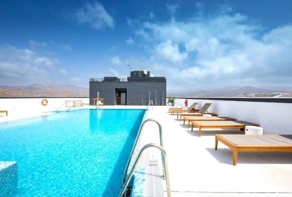 Pool view, Swimming pool, sunbed
