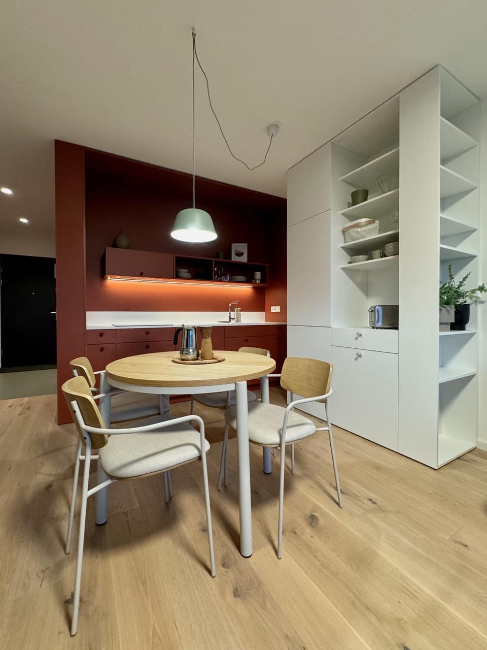 Kitchen or kitchenette, Seating area, Dining area