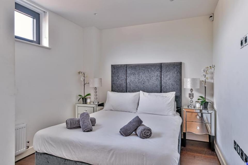 2BR Penthouse with balcony Apartment in City of Westminster