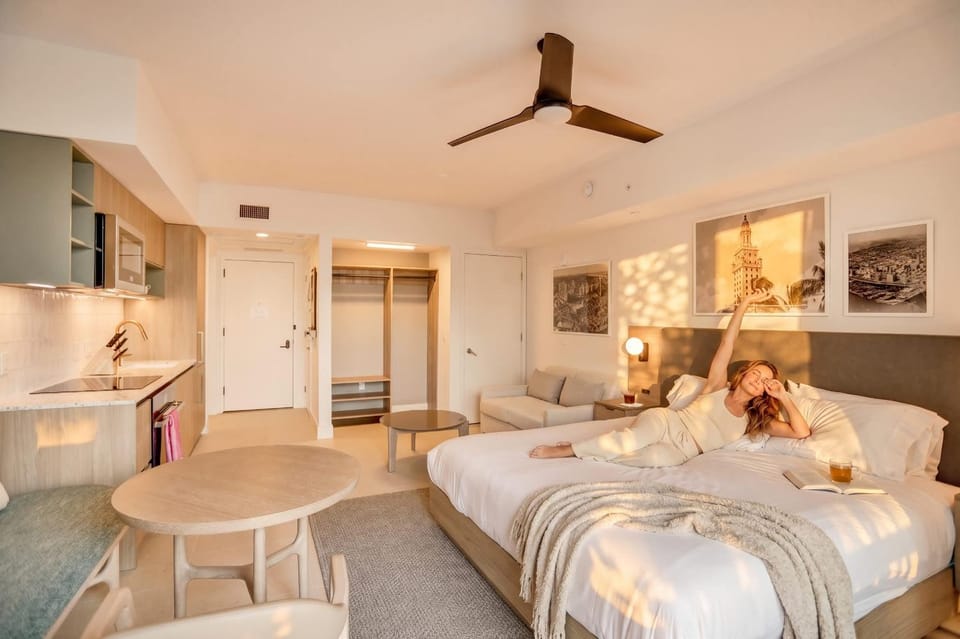La Terrasse by VIAC - Luxury Bay View Studio with Balcony 29th Floor Miami House in Miami