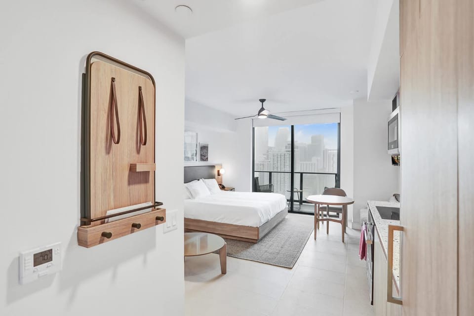Bed, Kitchen or kitchenette, Dining area, kitchen