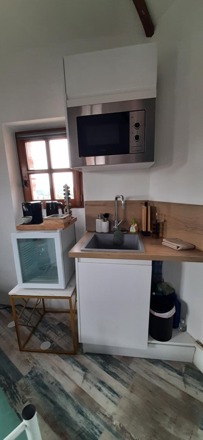 Kitchen or kitchenette