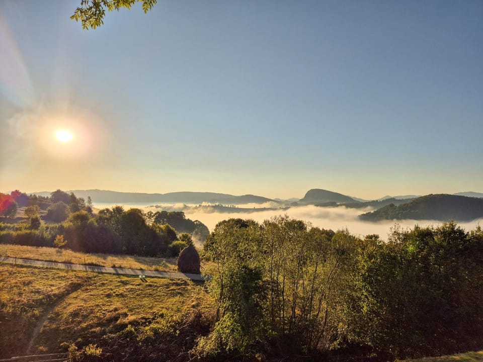 Day, Natural landscape, Mountain view, Sunrise