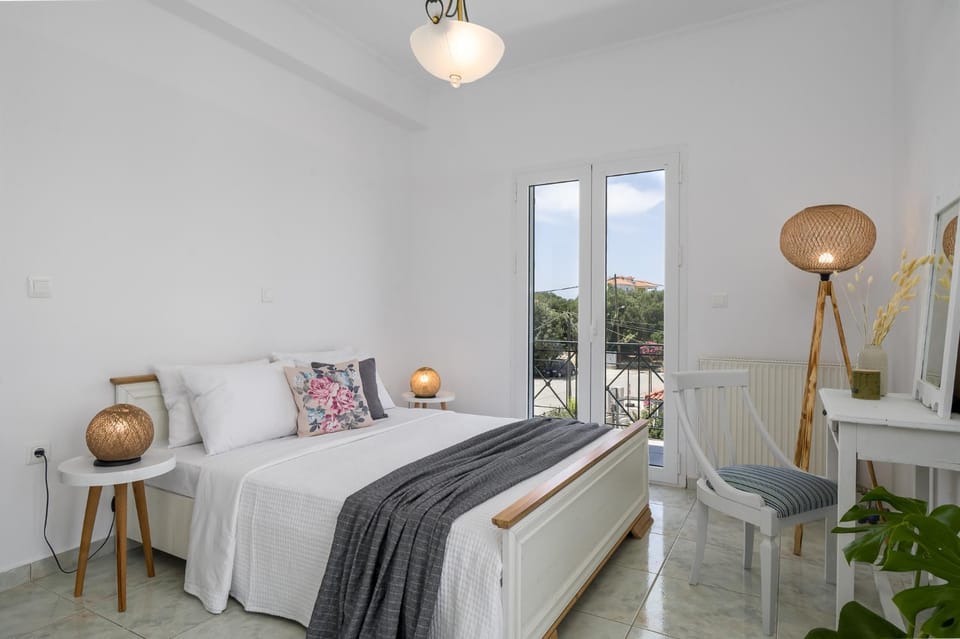 Bed, Balcony/Terrace, Bedroom