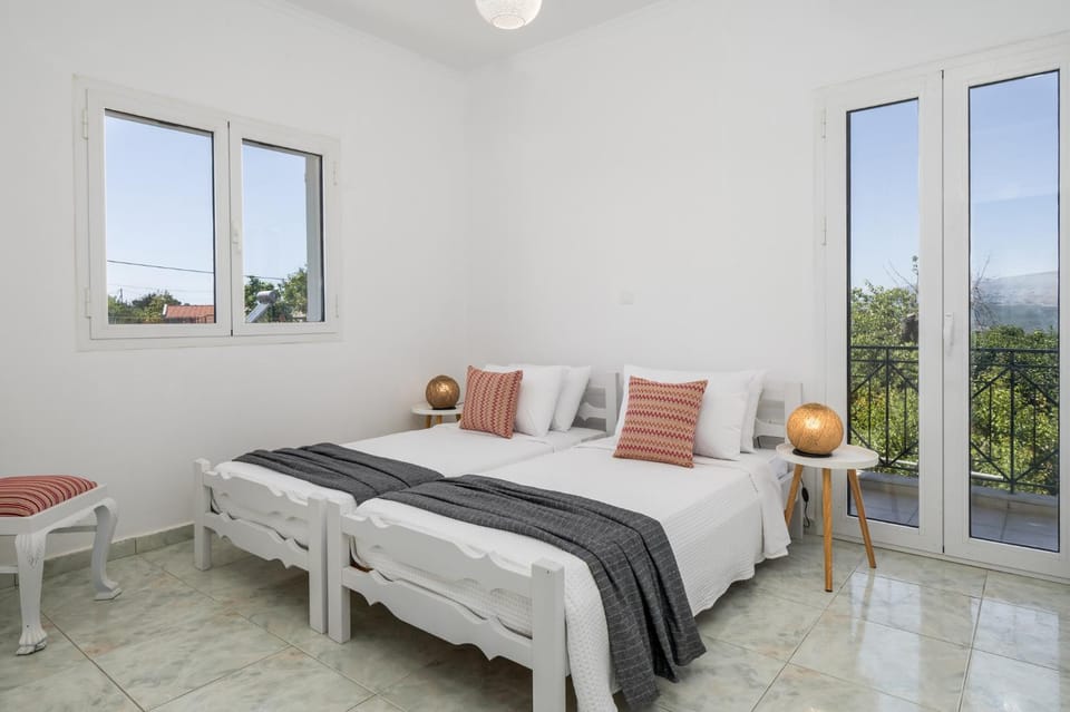 Bed, Balcony/Terrace, Bedroom
