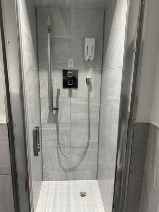 1 bed spacious flat in Essex Apartment in Brentwood