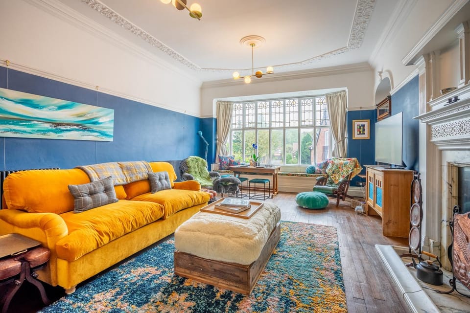 Living room, Seating area