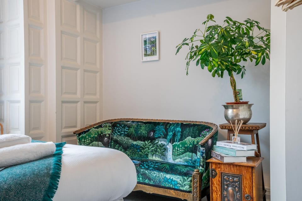 Seating area, Bedroom