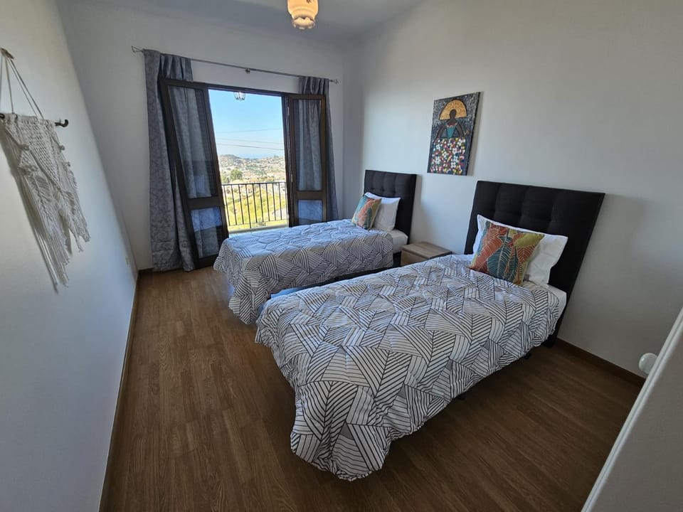 Bed, View (from property/room), Photo of the whole room, Bedroom