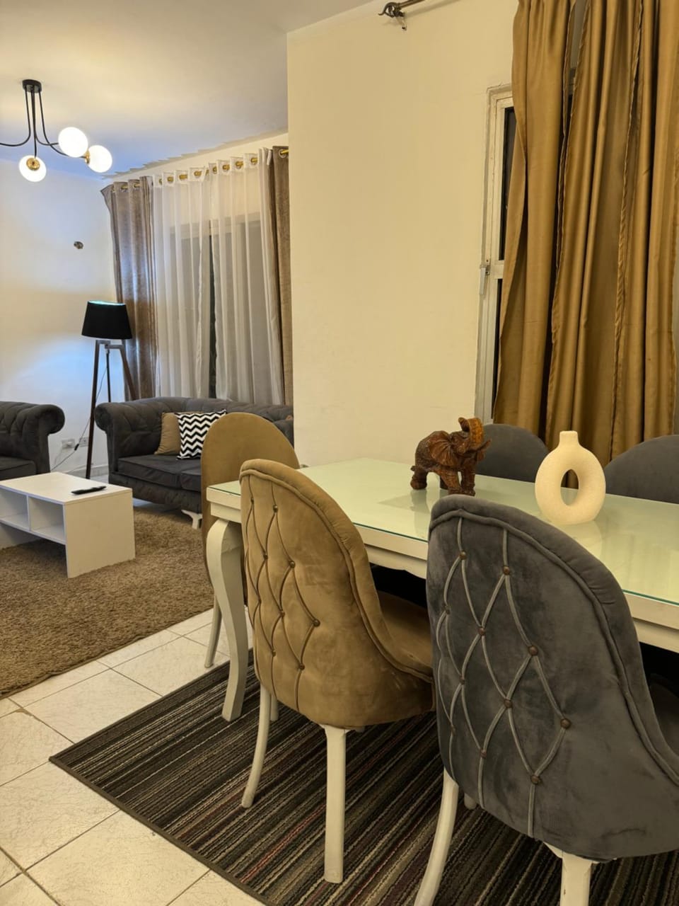 Apartment close to all services Apartment in New Cairo City