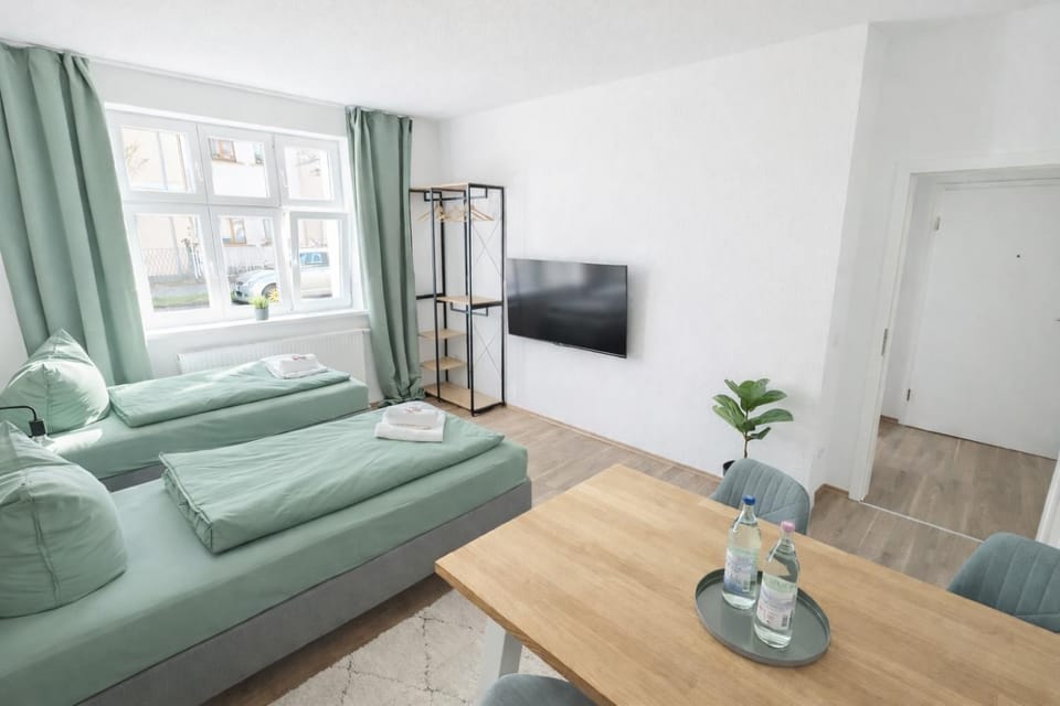 TV and multimedia, Photo of the whole room, Bedroom