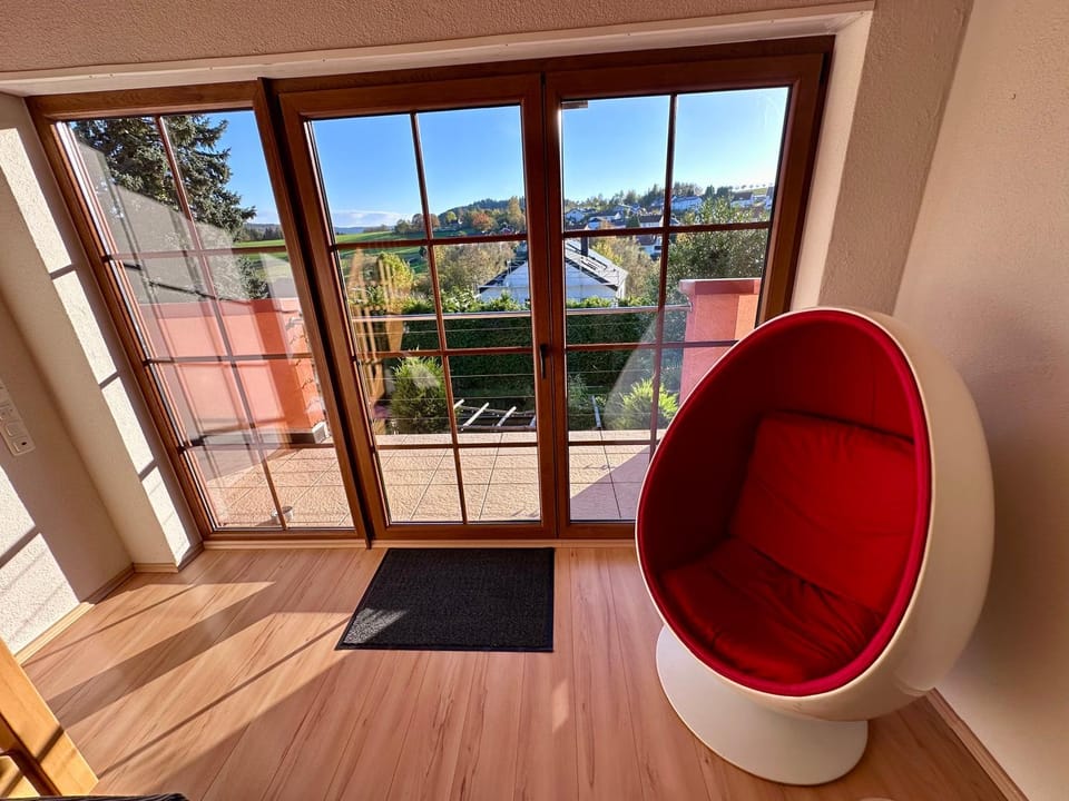 View (from property/room), Balcony/Terrace, Living room, Seating area