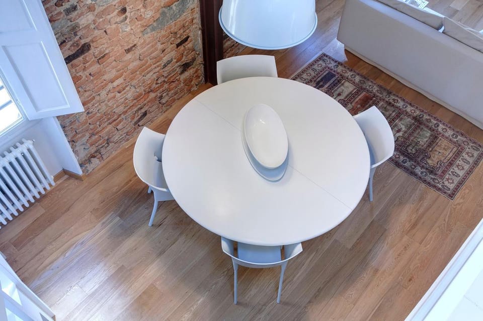 Living room, Seating area, Dining area, internet