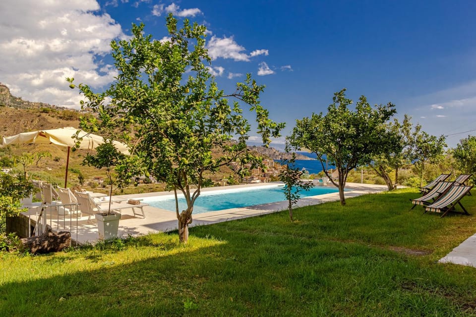 Spring, Day, Natural landscape, Garden, Garden view, Mountain view, Pool view, Swimming pool, sunbed