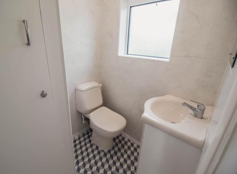 Toilet, Bathroom