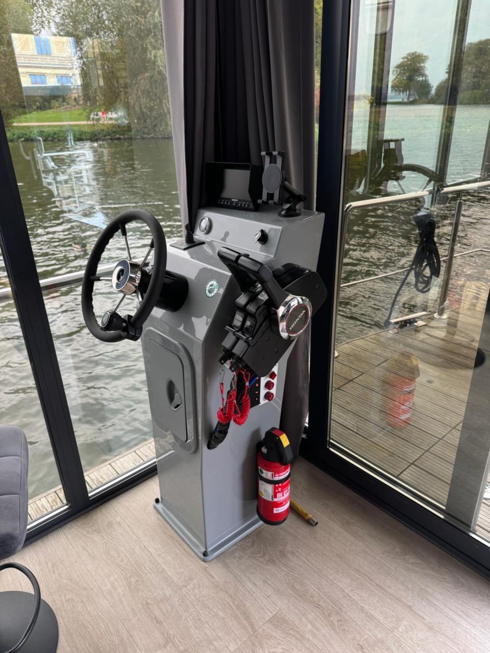 Vindua Marieke - Festlieger Docked boat in Schwerin