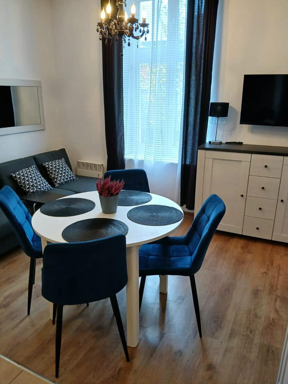 Living room, Seating area, Dining area