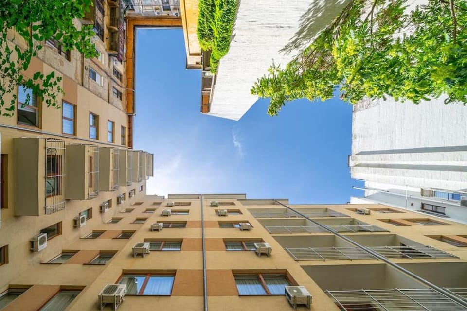 Central Comfort Haven Apartment in Budapest