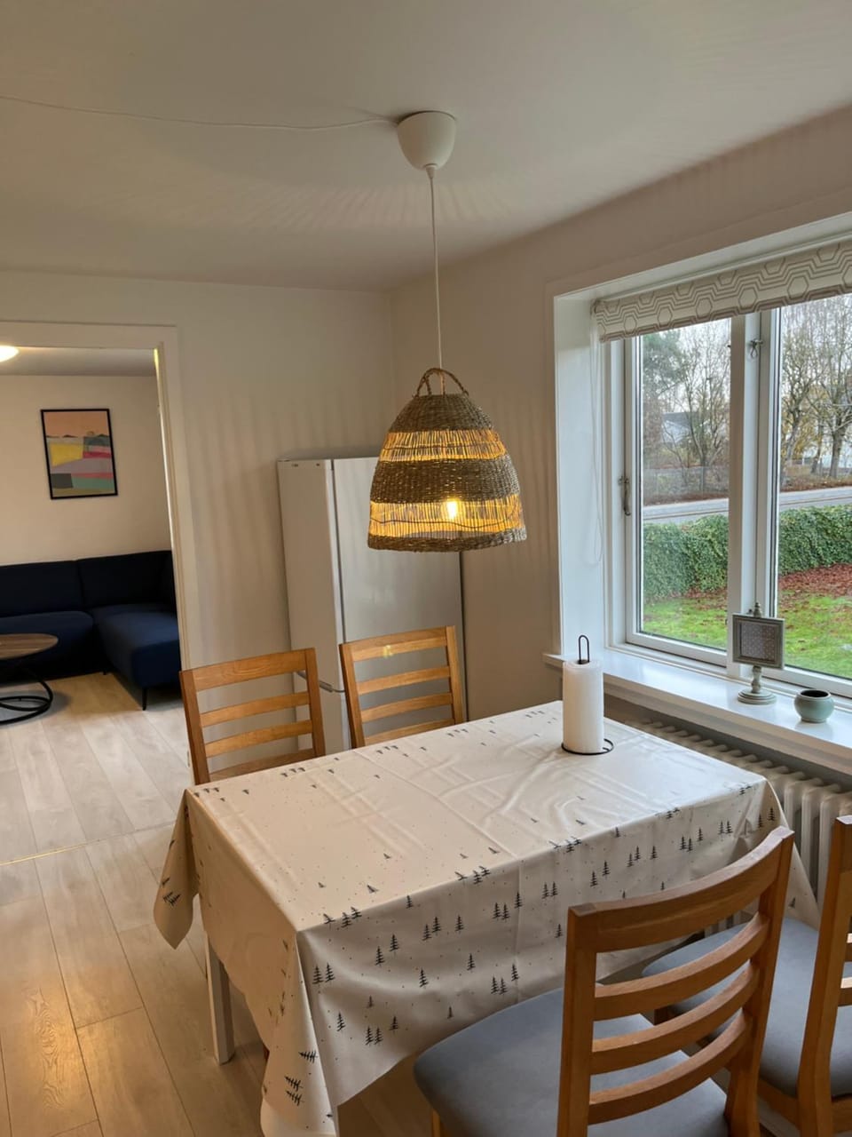 Seating area, Dining area