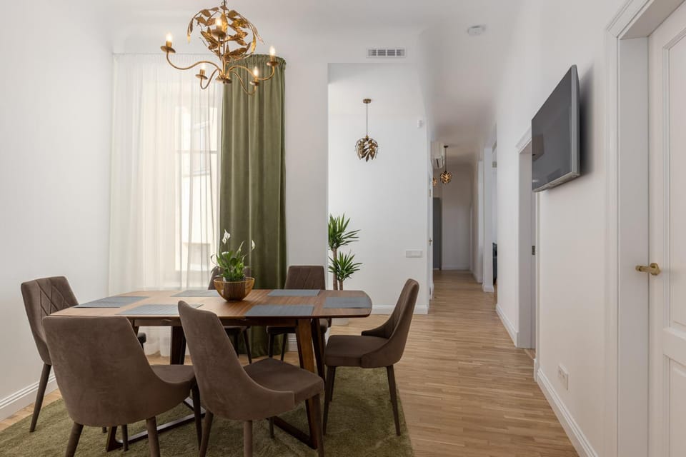 TV and multimedia, Dining area