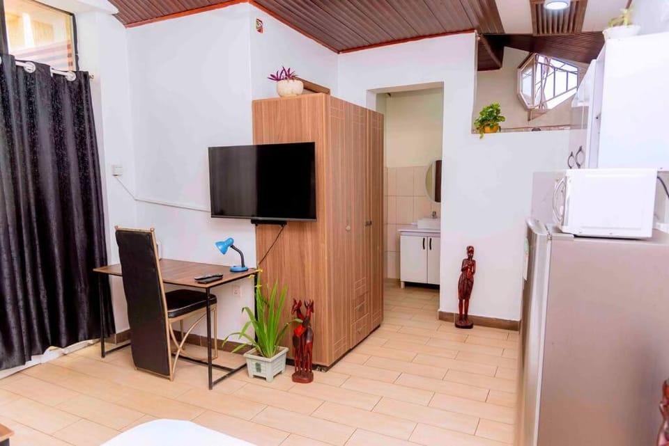 Golf view private studio by Vista Safaris Apartment in Africa