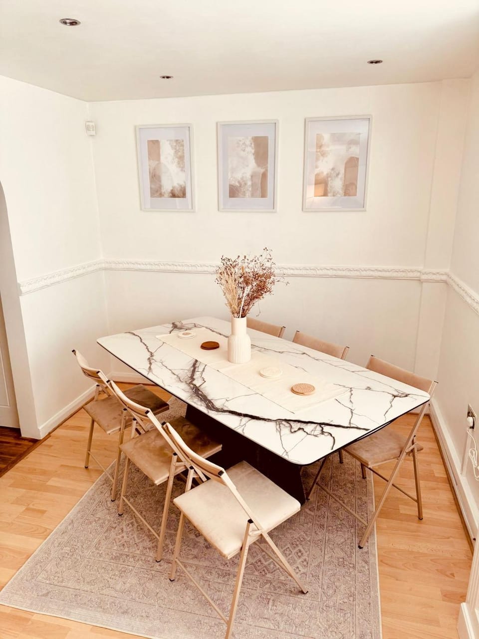 Living room, Dining area