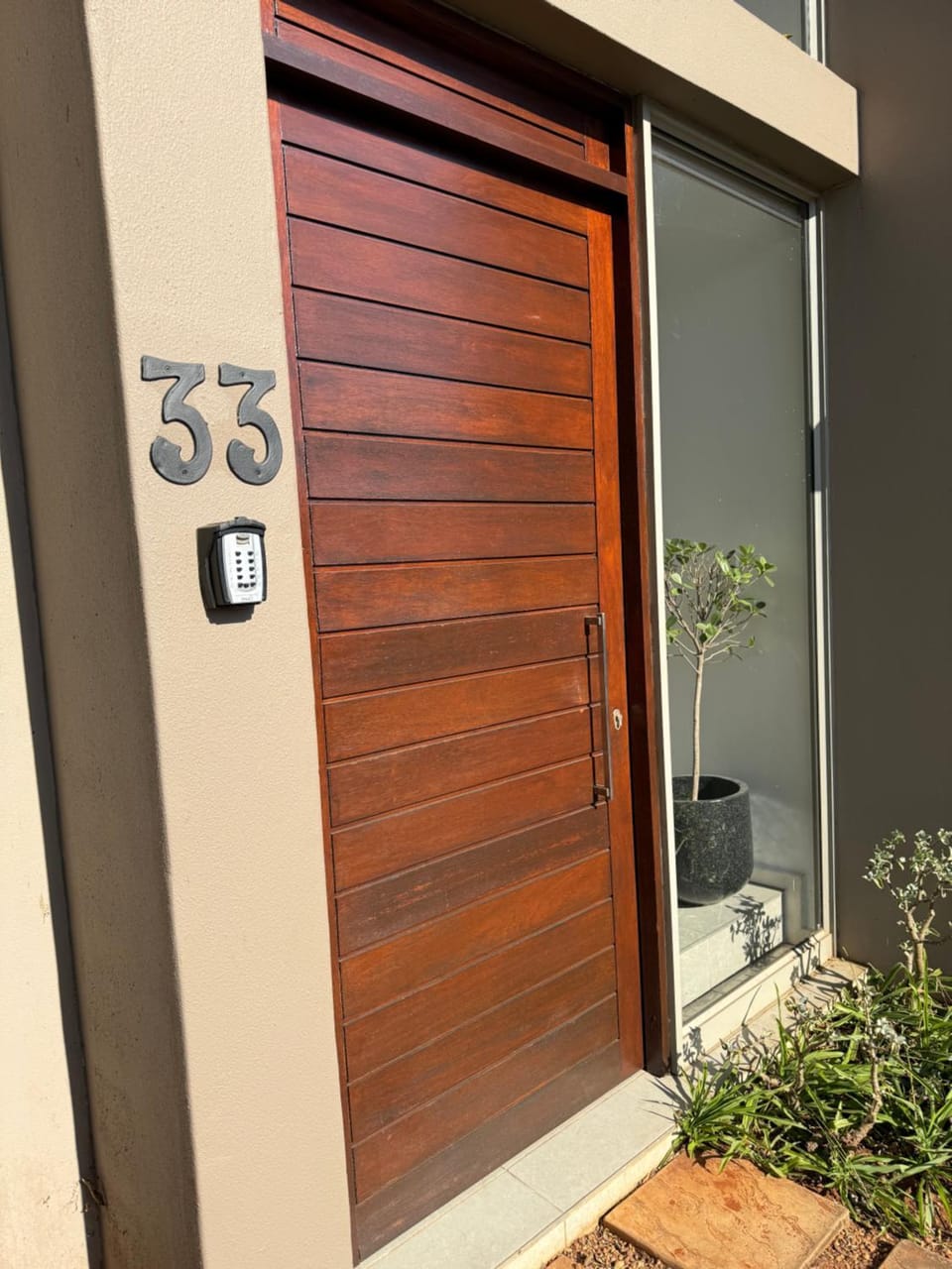 Facade/entrance