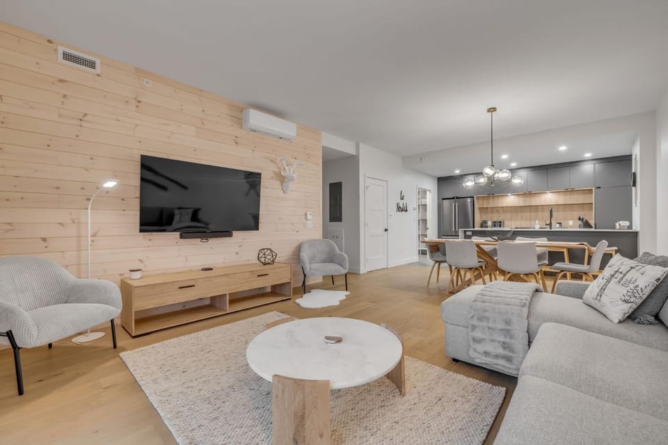TV and multimedia, Kitchen or kitchenette, Living room, Dining area, air conditioner