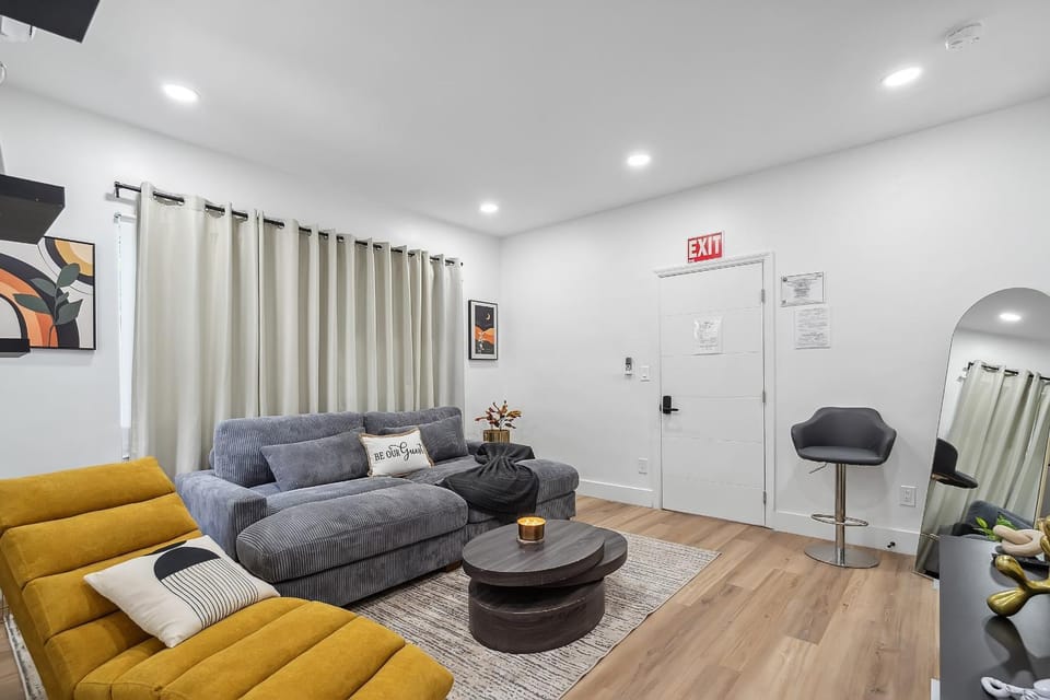 Casa Roselle # 2 Apartment in Hollywood Beach
