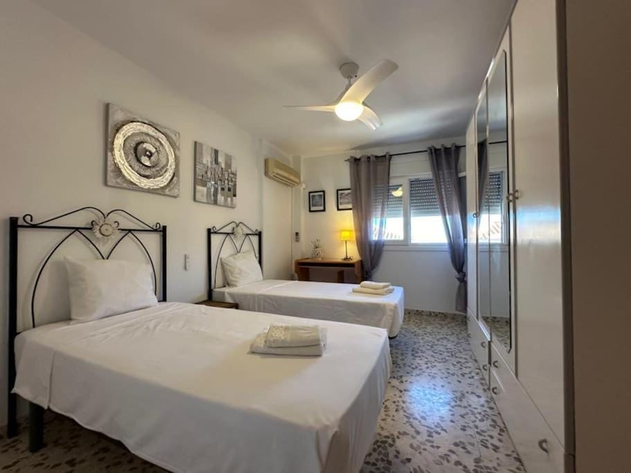 3 bedroom Private Home Cómpeta Free Parking Apartment in Axarquía