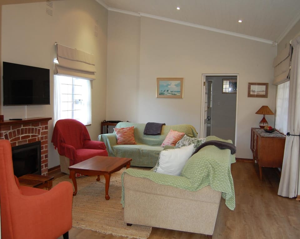 Communal lounge/ TV room, Seating area