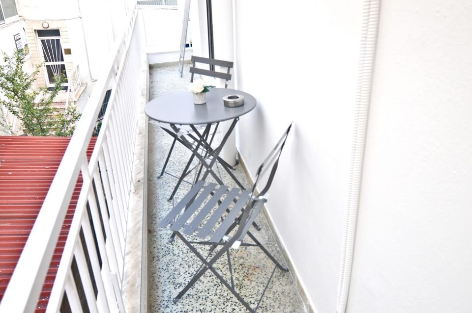 Patio, Day, Balcony/Terrace