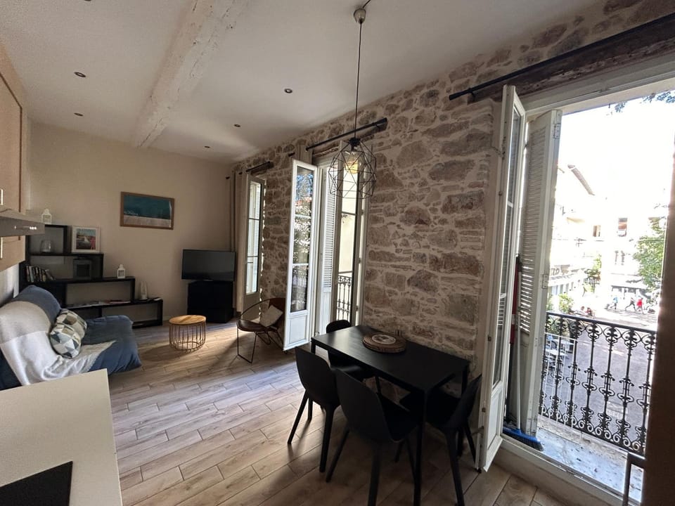 View (from property/room), Balcony/Terrace, Seating area, Dining area