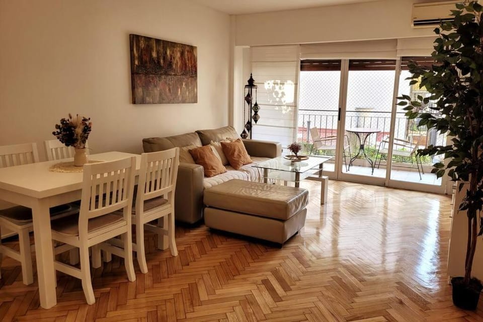Luminoso Dpto para 4 en Palermo Balcon Lavarropas Hydro 200mts Av Santa Fe Apartment in Buenos Aires