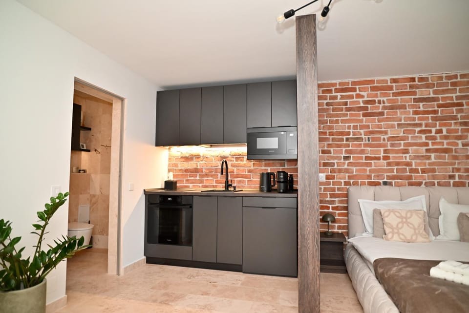 Bed, Kitchen or kitchenette, Photo of the whole room, Bedroom, oven, pet friendly, stove