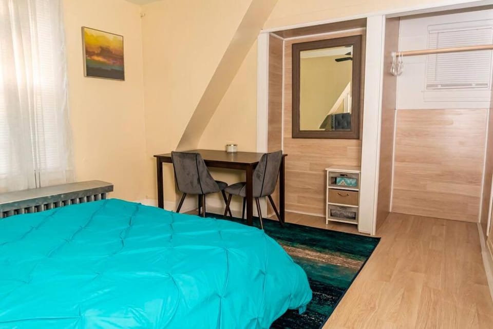 Exquisite Rogers Park 1 bedroom, 1 bath Apartment Near Evanston Apartment in Chicago