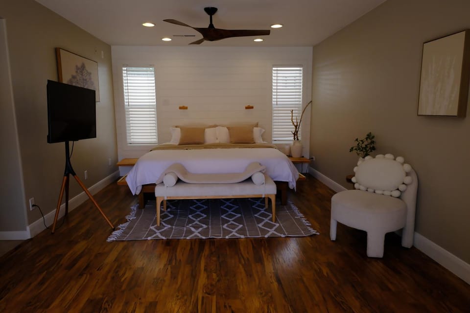 Downtown Zion Launchpad with Hot Tub & Golf House in St George