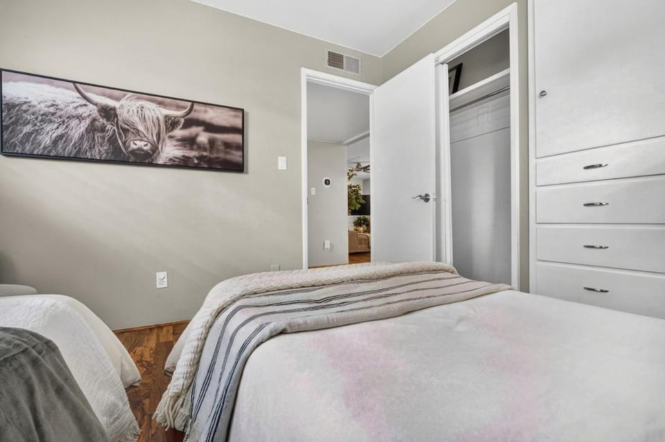 Downtown Zion Launchpad with Hot Tub & Golf House in St George