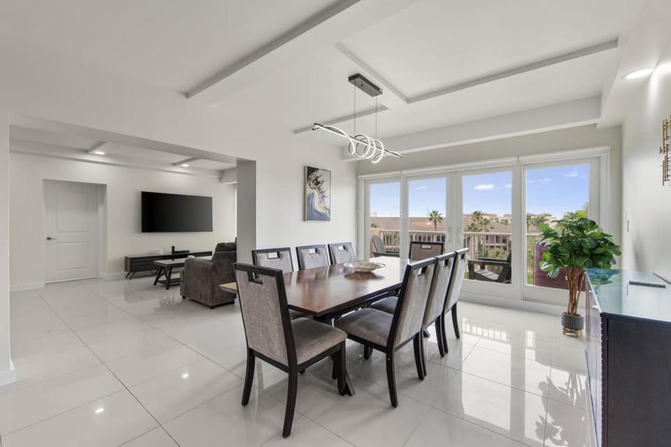 Solare Tower Luxe Beach Retreat Apartment in South Padre Island