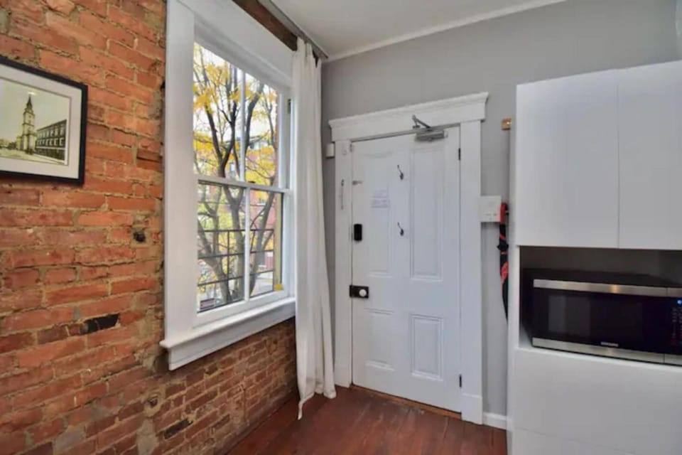 Walk to Everything - Sports, Food, Music, Downtown House in Over The Rhine