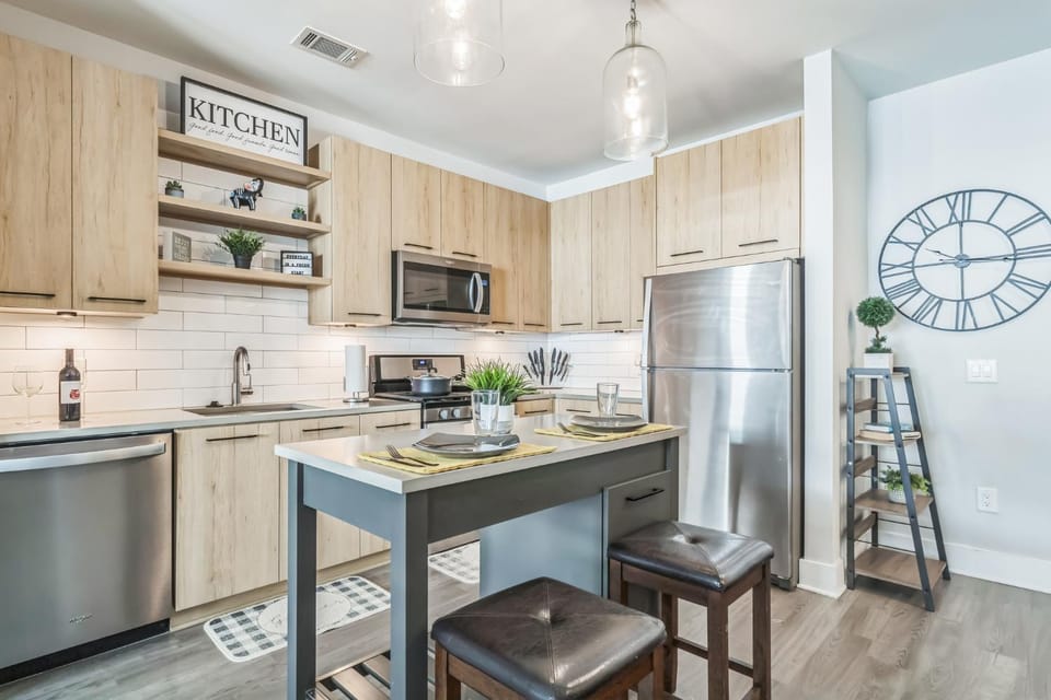 Coffee/tea facilities, Kitchen or kitchenette, Dining area, dishwasher, oven, stove, toaster