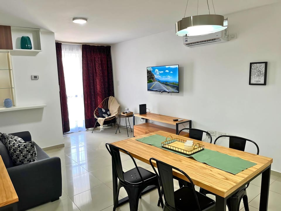 TV and multimedia, Living room, Dining area