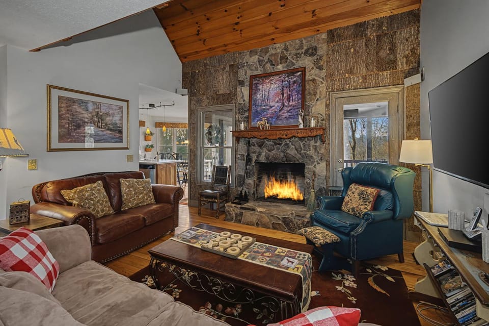 Hawks View House in Watauga