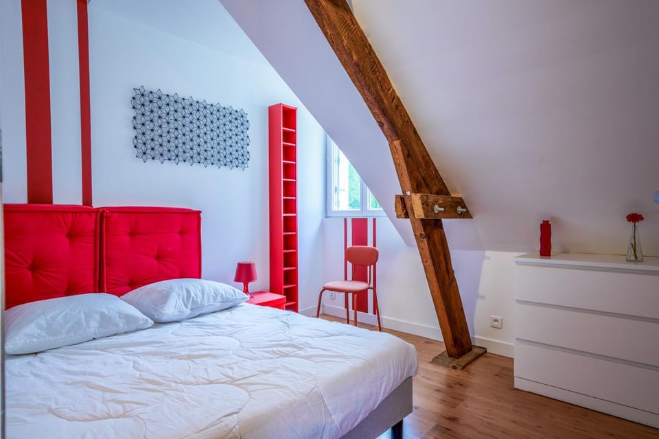 Bed, Photo of the whole room, Bedroom