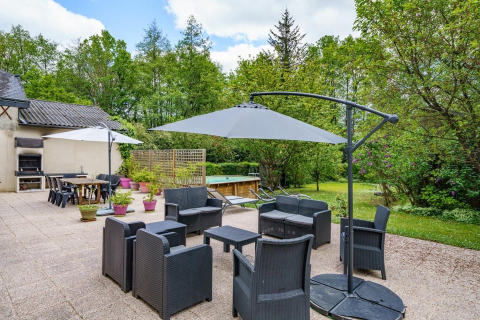 Property building, Patio, Spring, Day, Garden, Garden view
