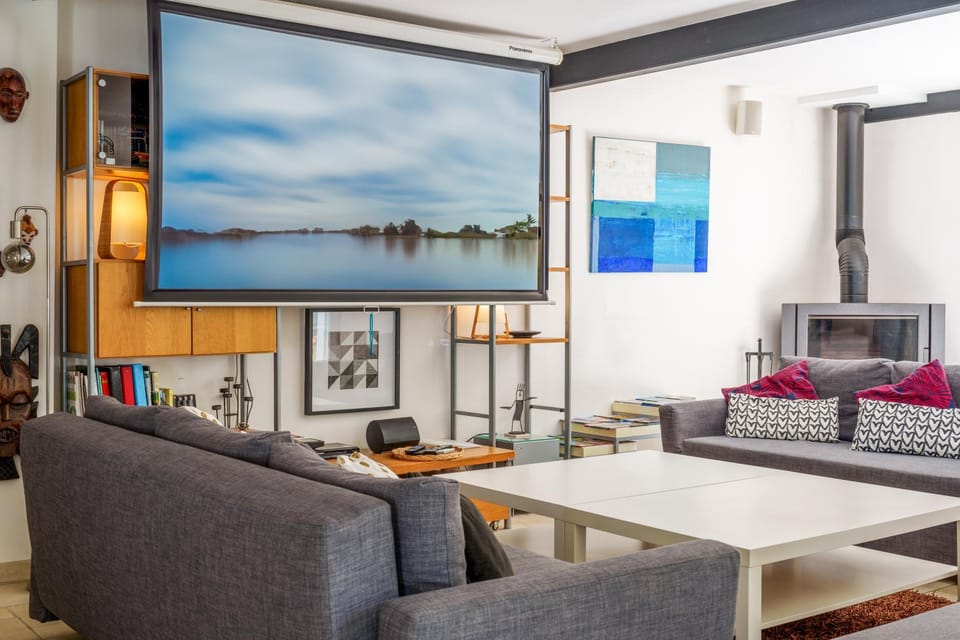 Communal lounge/ TV room, TV and multimedia, Living room, Seating area